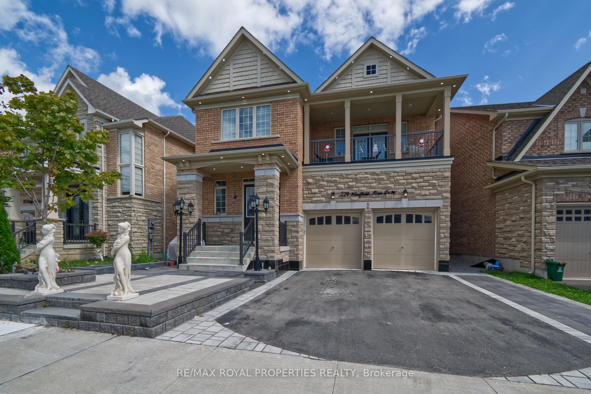 329 Windfields Farm Dr W