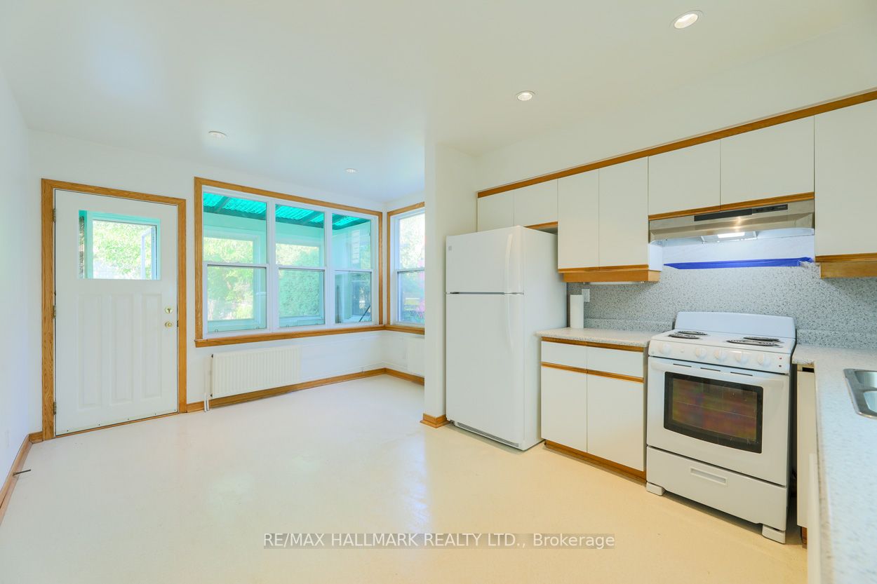 64 Valhalla Boulevard, #MainFlr
