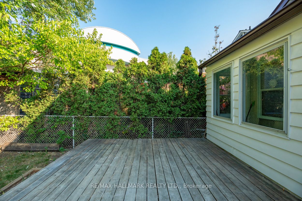 64 Valhalla Boulevard, #MainFlr