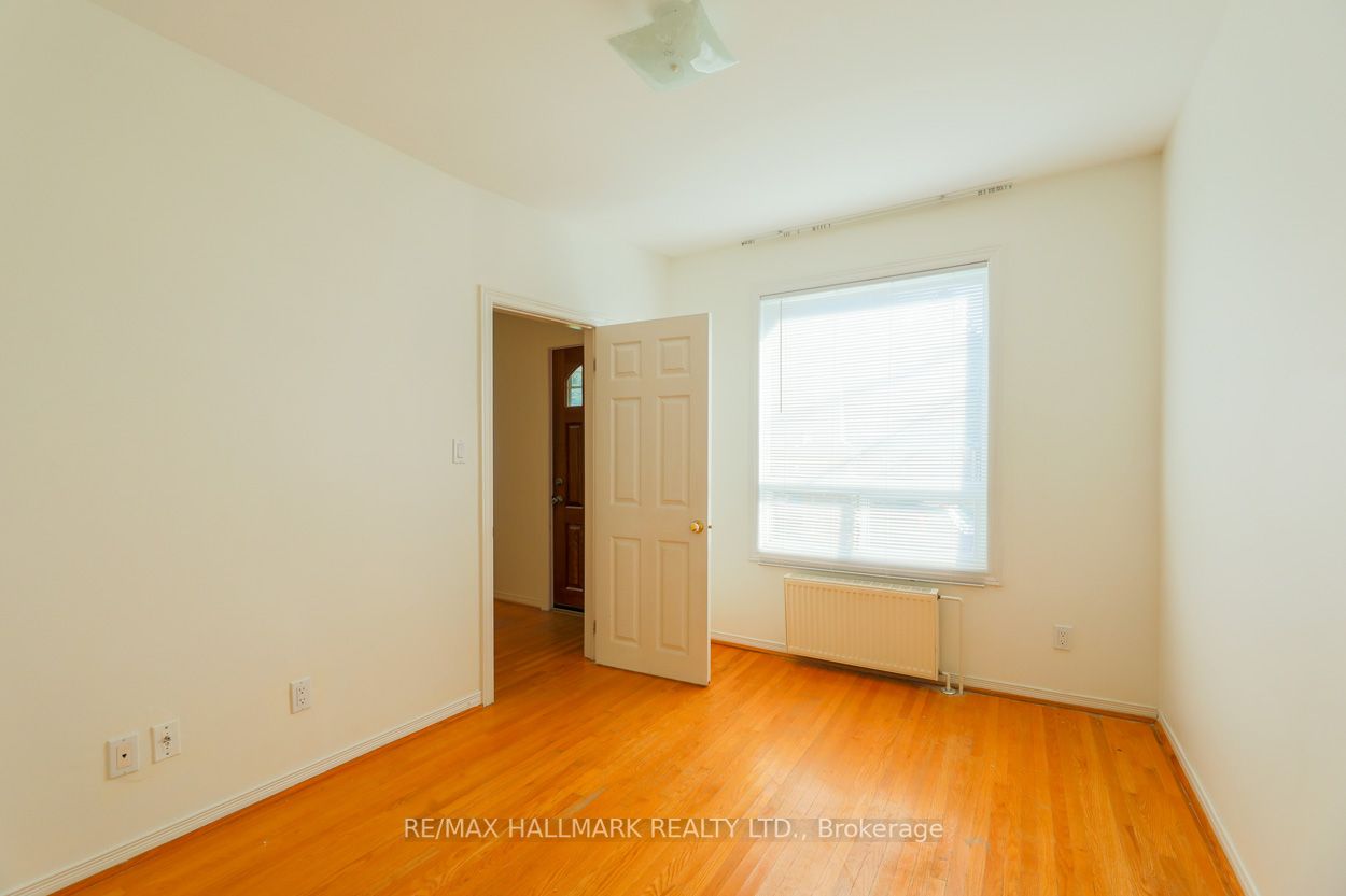 64 Valhalla Boulevard, #MainFlr