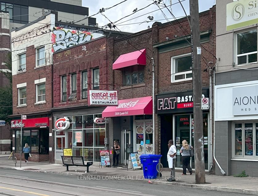2006 Queen St E