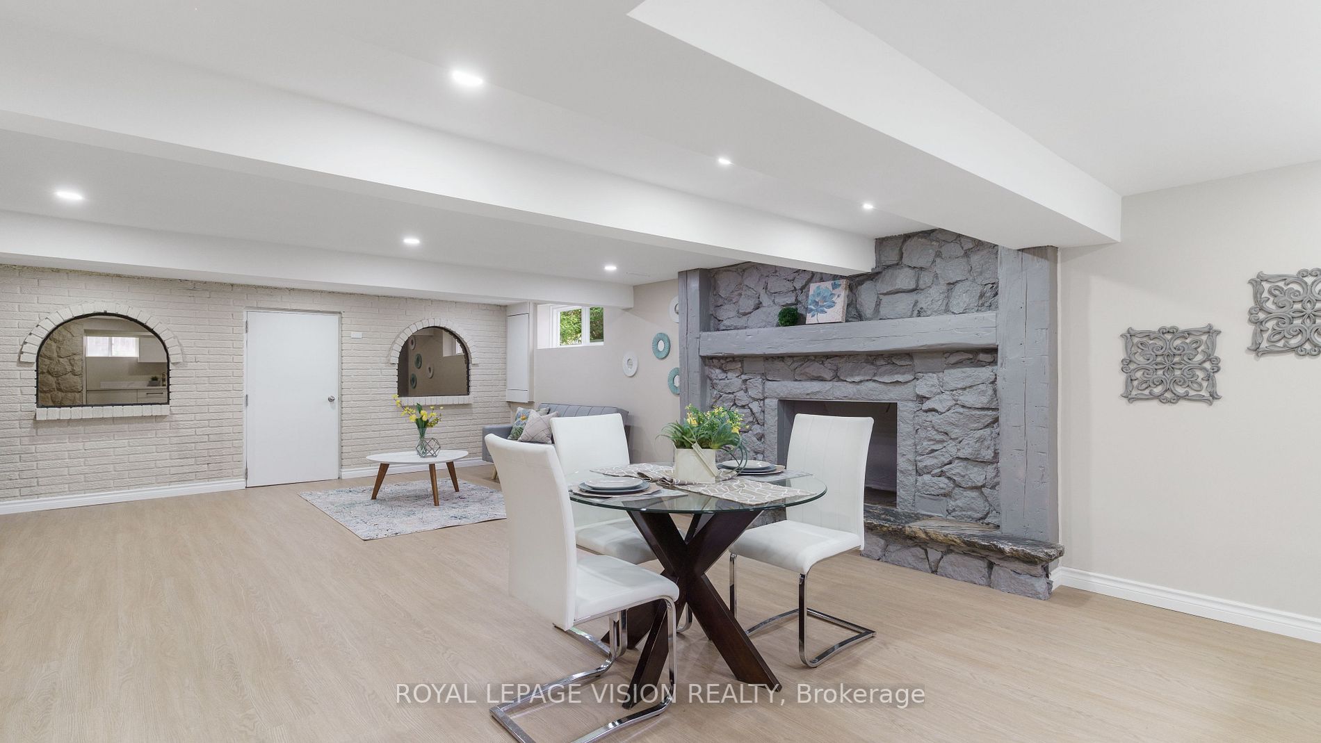 255 Darcy St