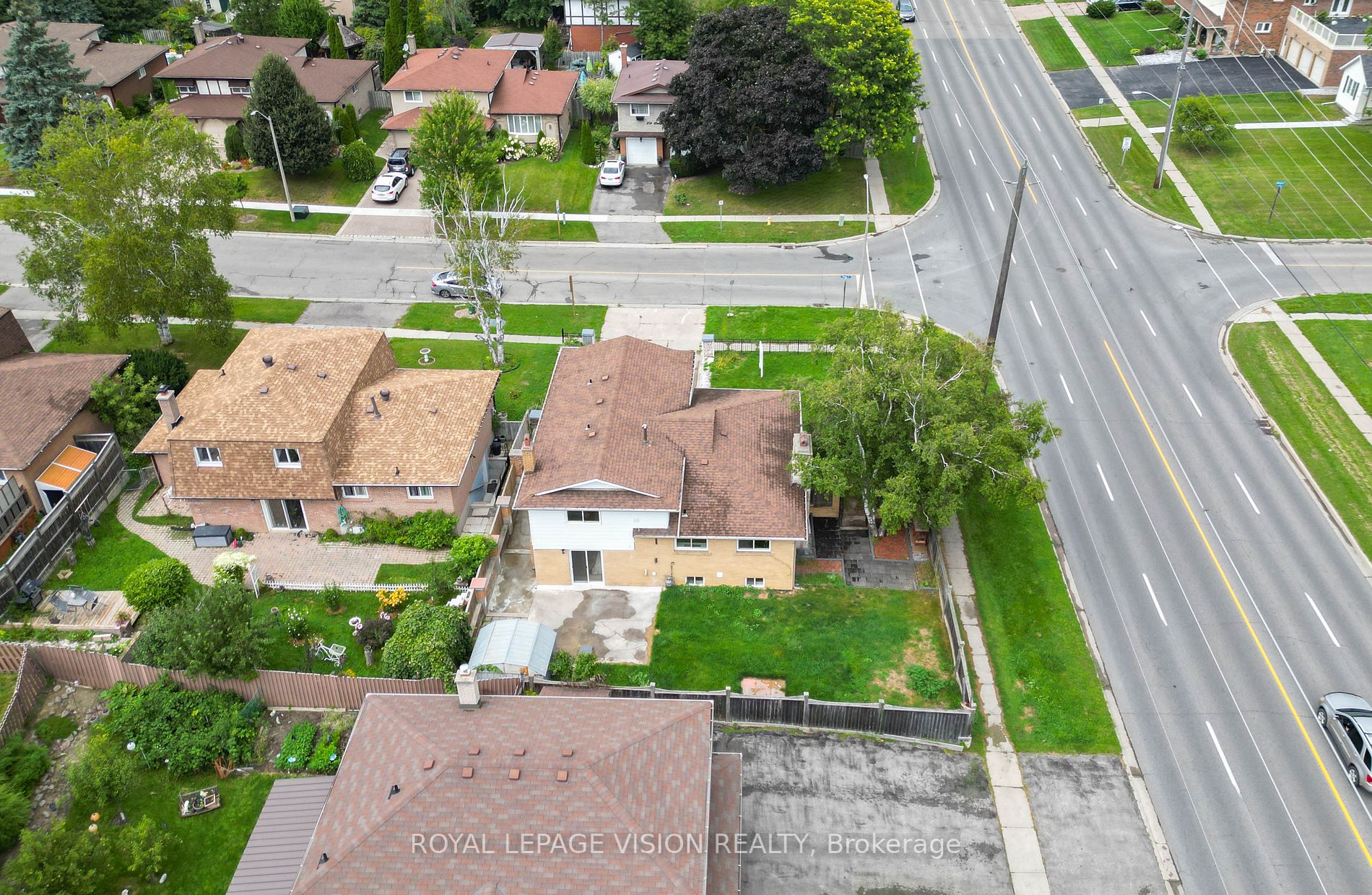 255 Darcy St