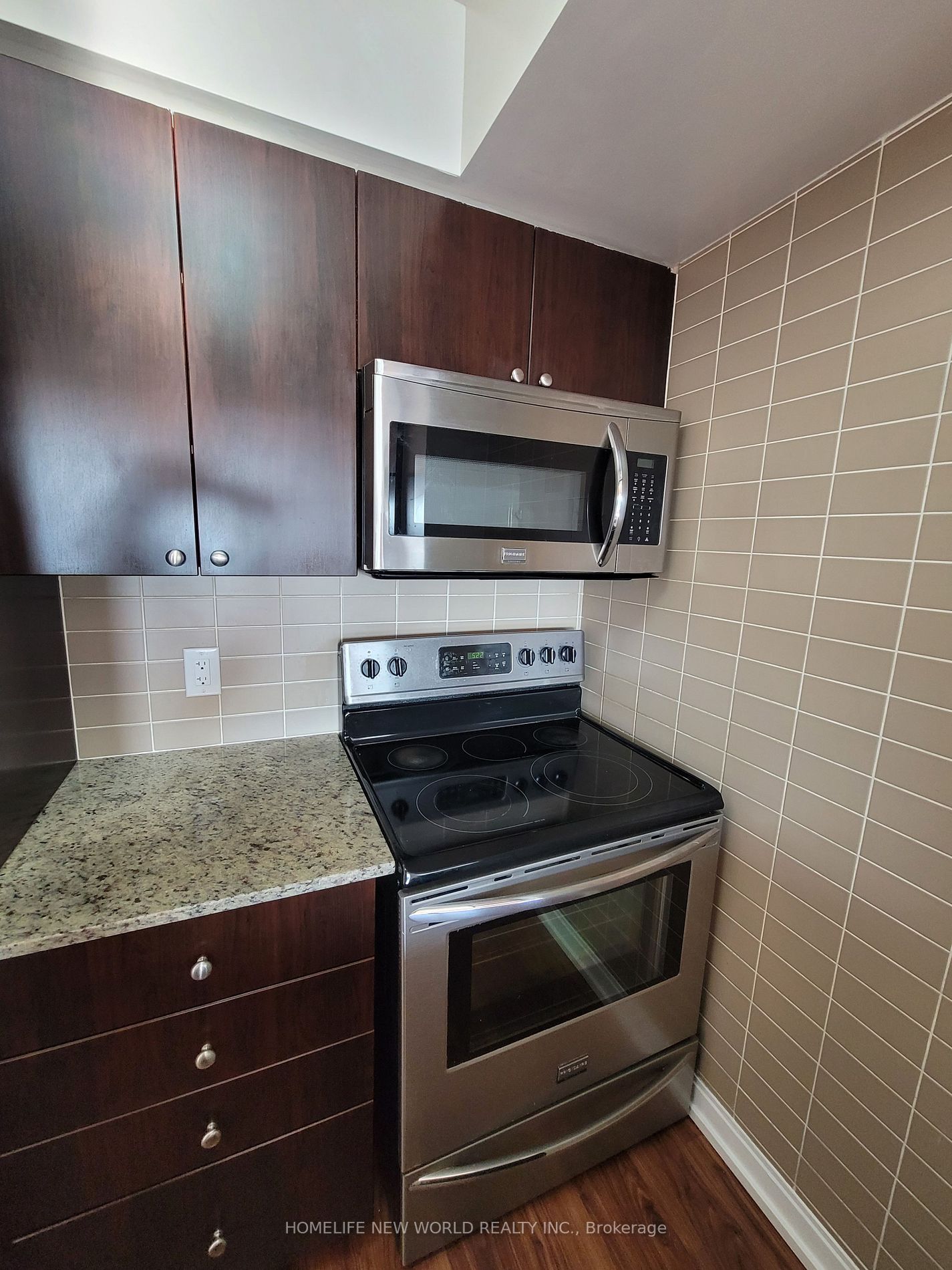 181 Village Green Sq, #1415