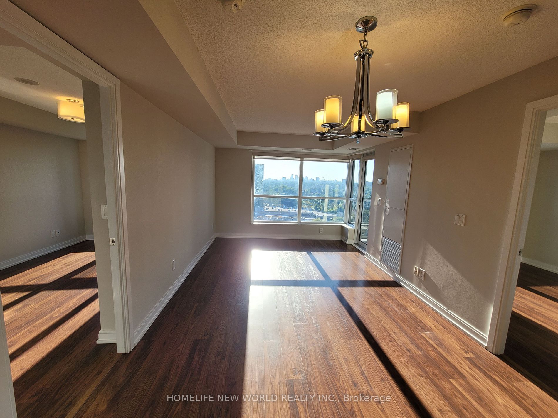 181 Village Green Sq, #1415