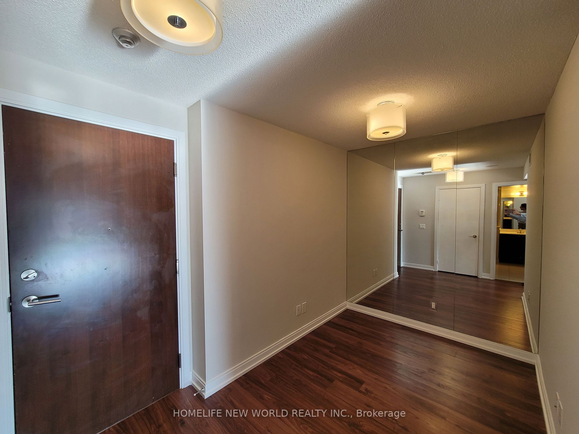181 Village Green Sq, #1415