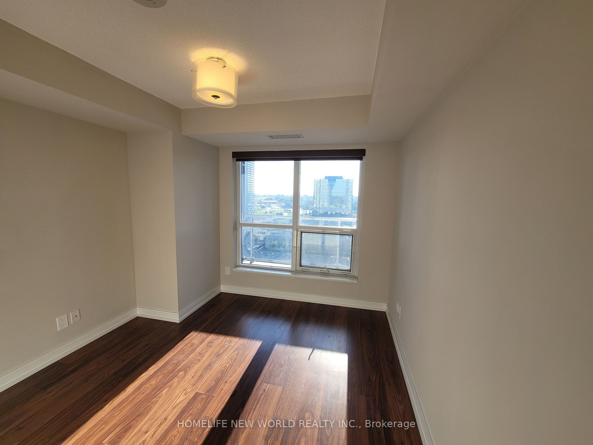 181 Village Green Sq, #1415