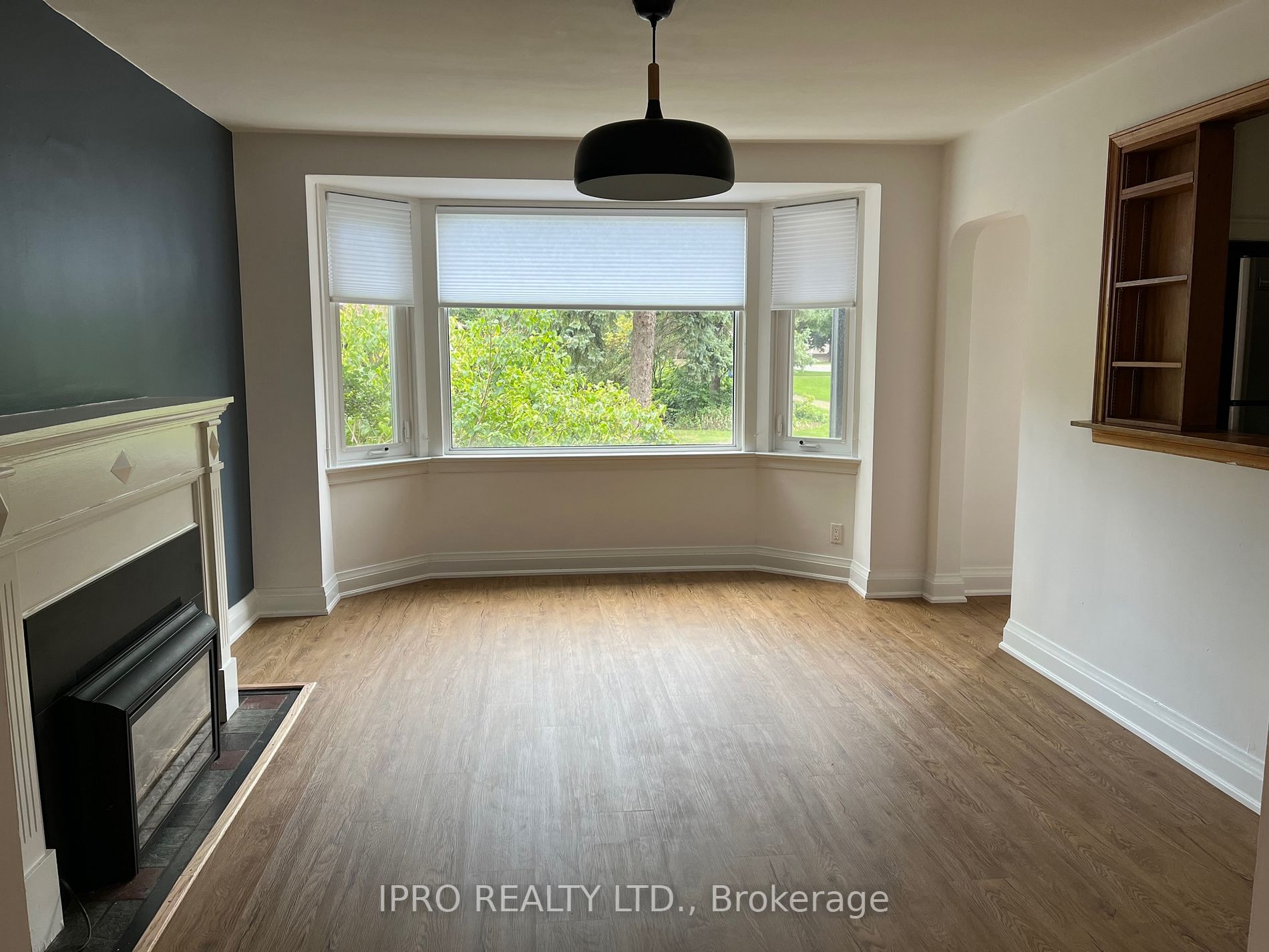 4 Avalon Boulevard