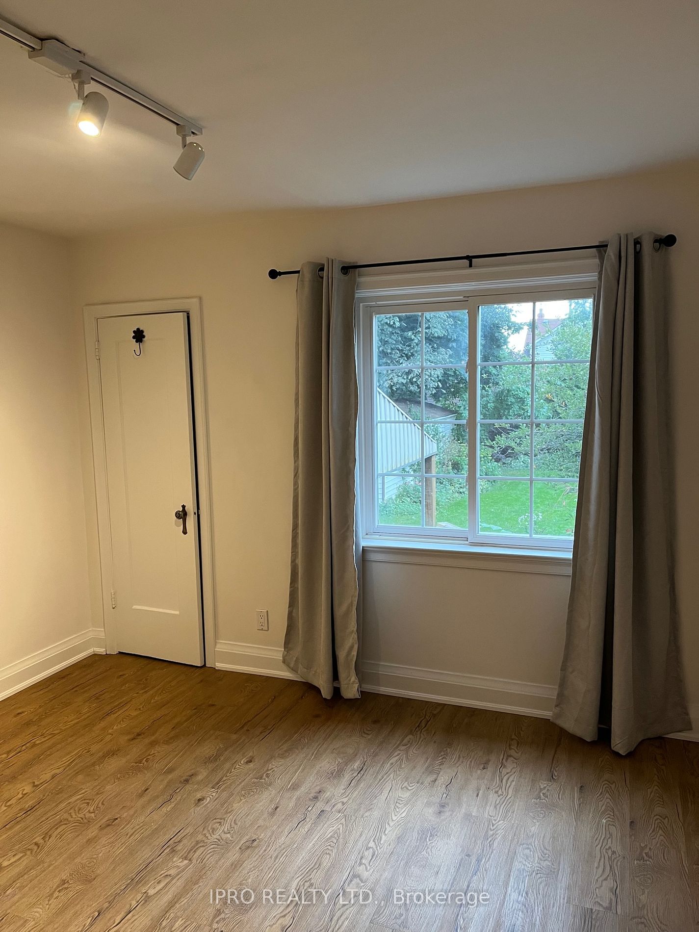 4 Avalon Boulevard