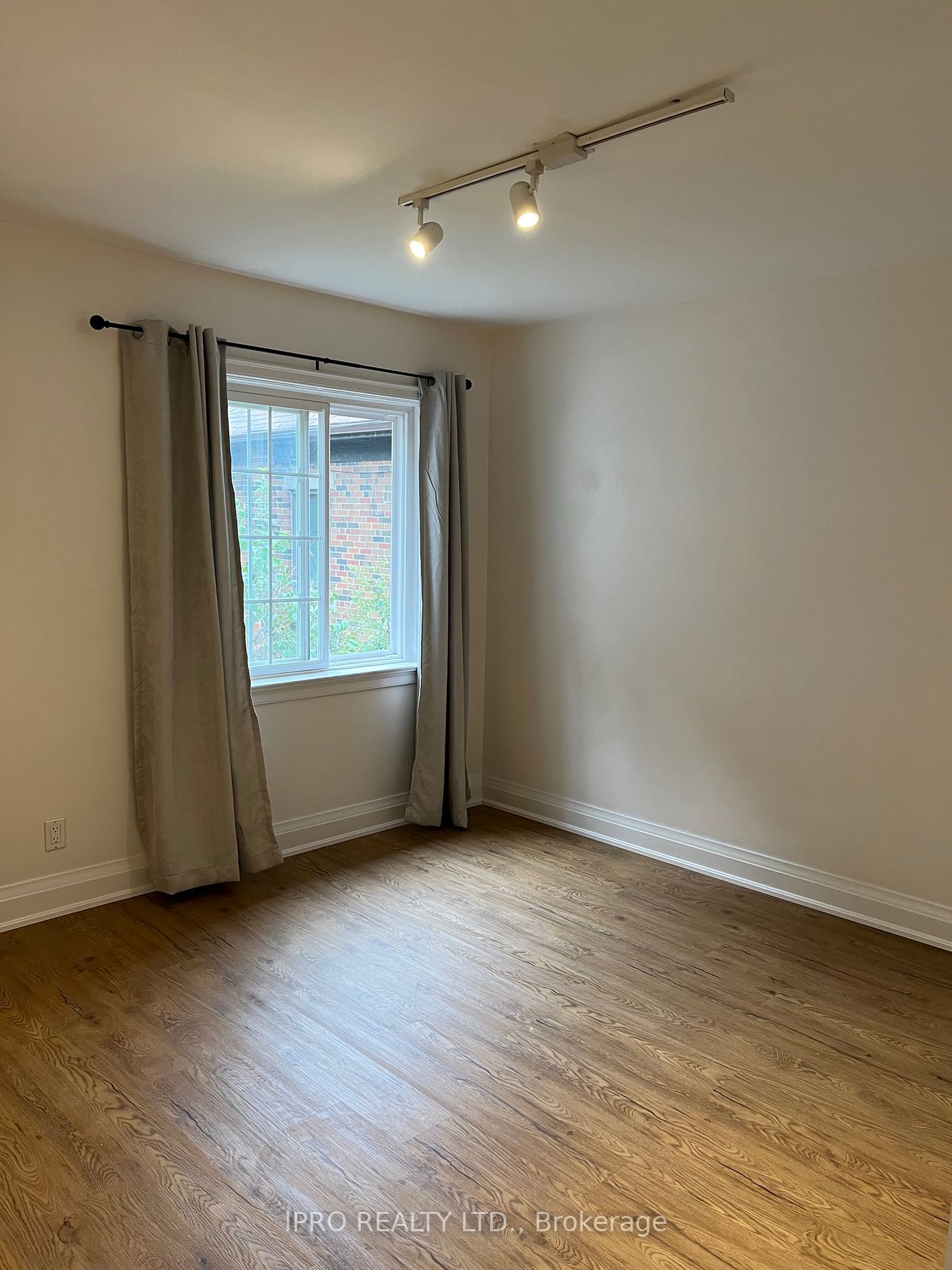 4 Avalon Boulevard