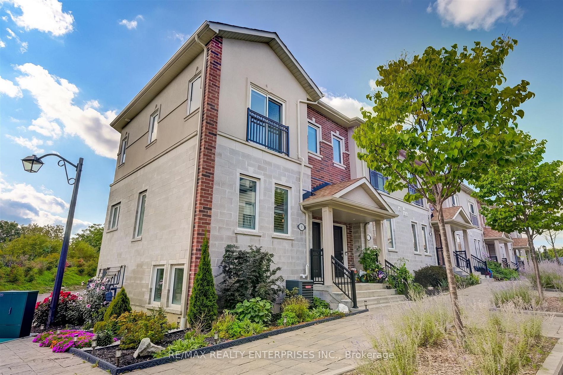 1060 St.Hilda's Way, #8