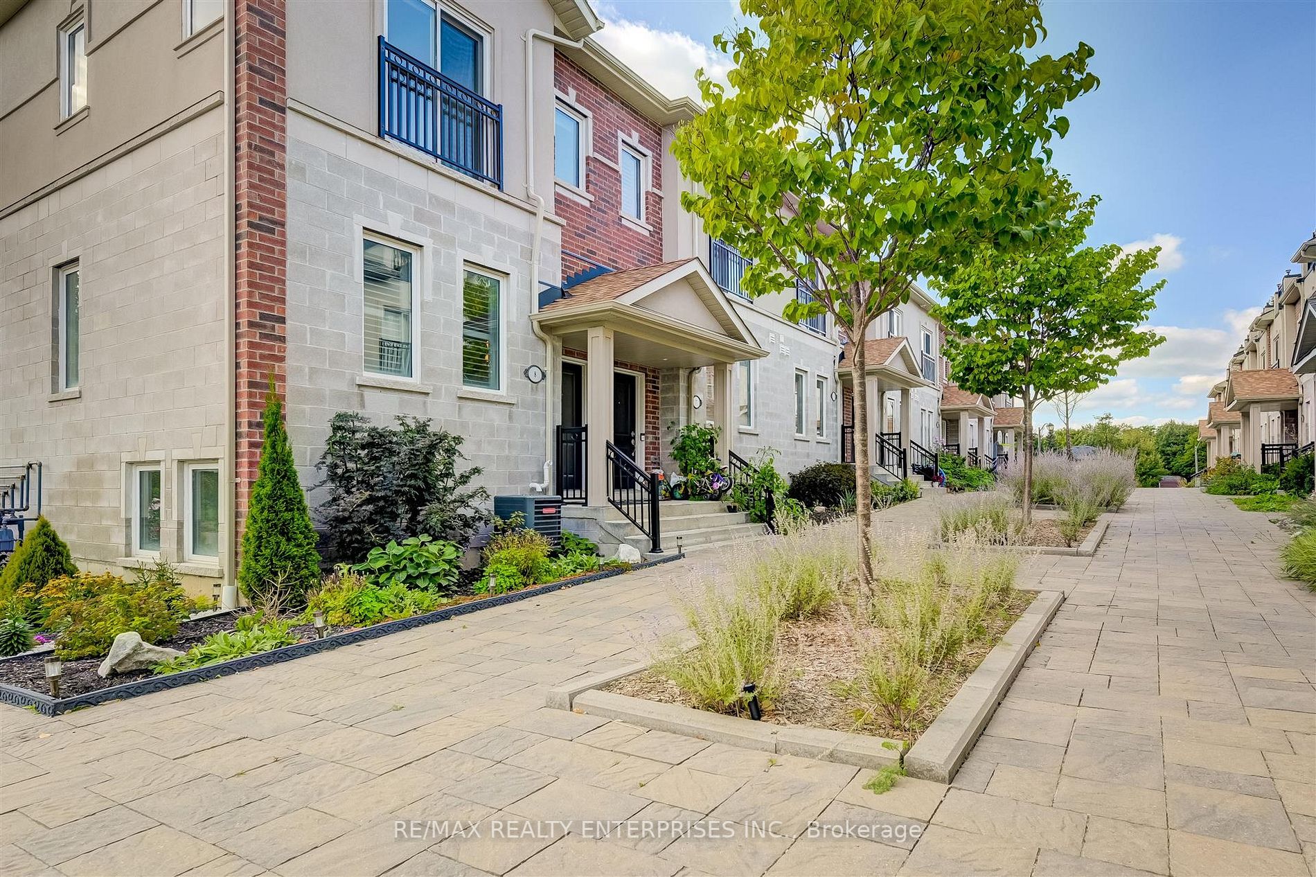 1060 St.Hilda's Way, #8
