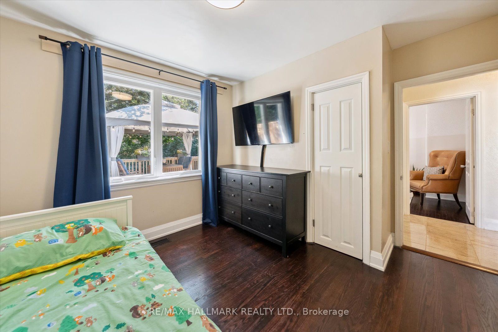 2569 Kingston Road