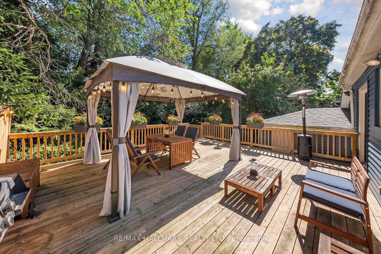 2569 Kingston Road