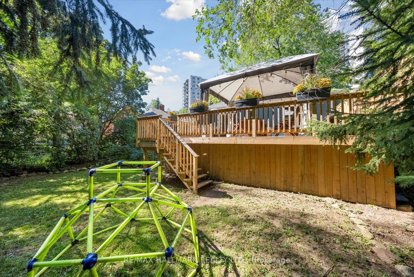 2569 Kingston Road