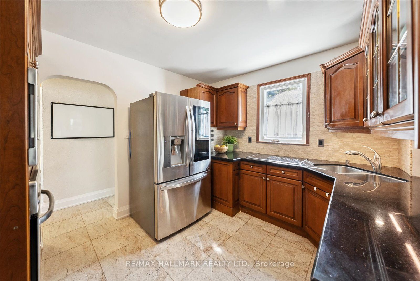 2569 Kingston Road