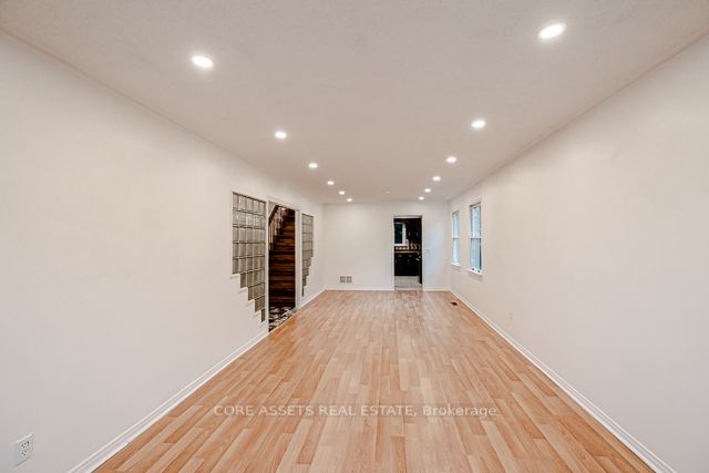 55 Blueking Cres