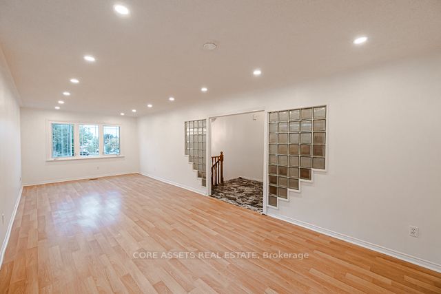 55 Blueking Cres
