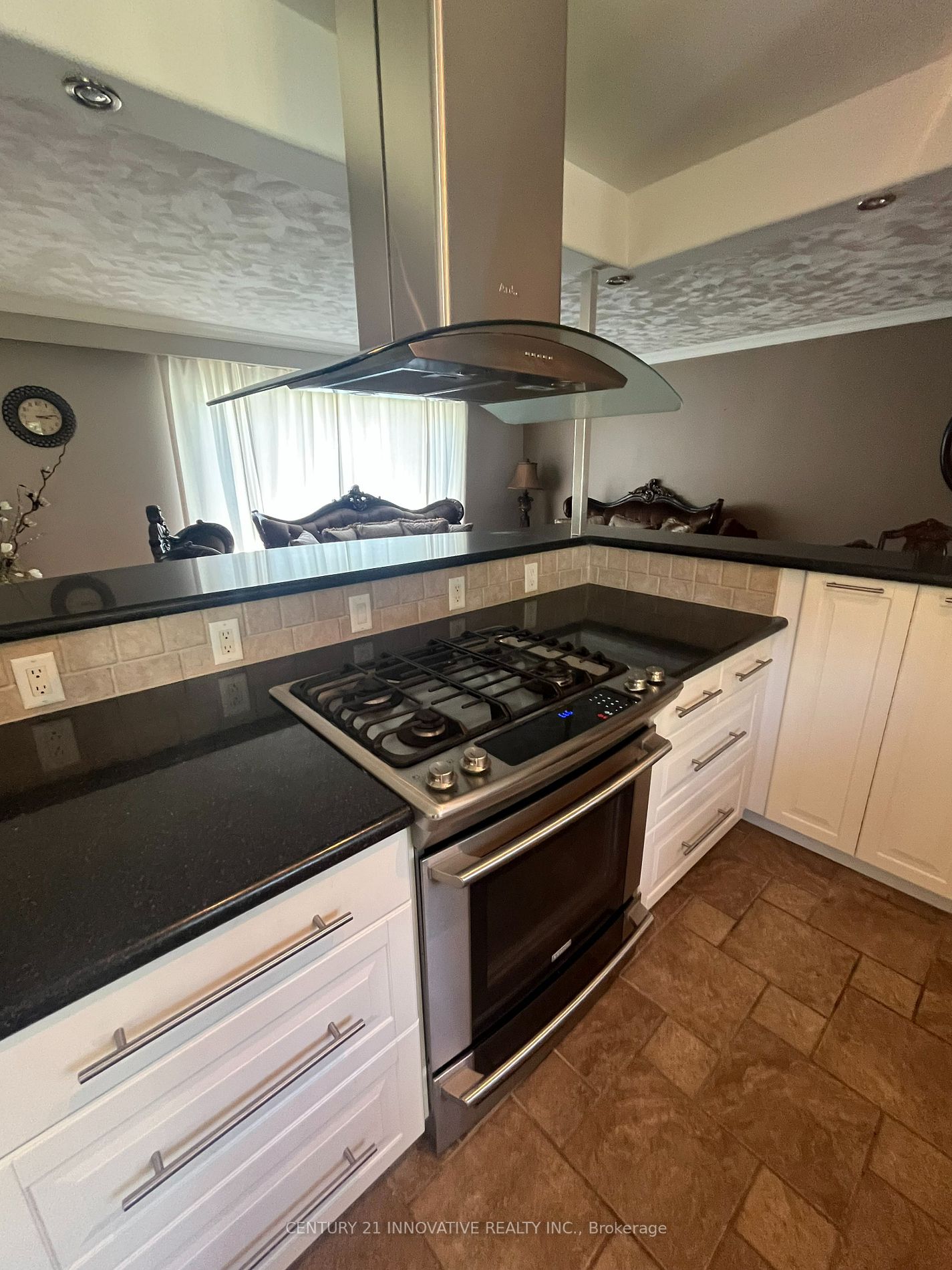 80 Sherwood Road E