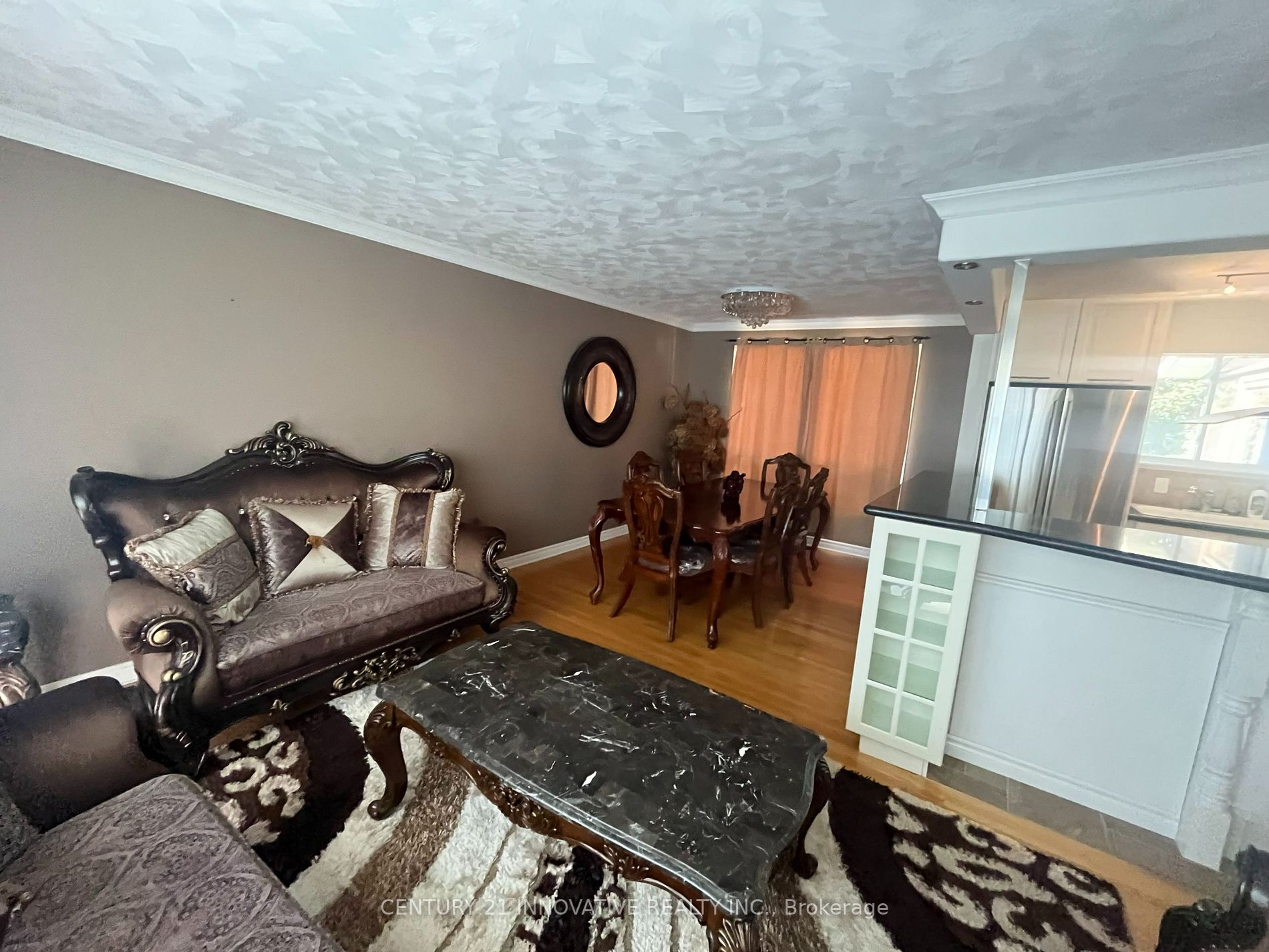 80 Sherwood Road E