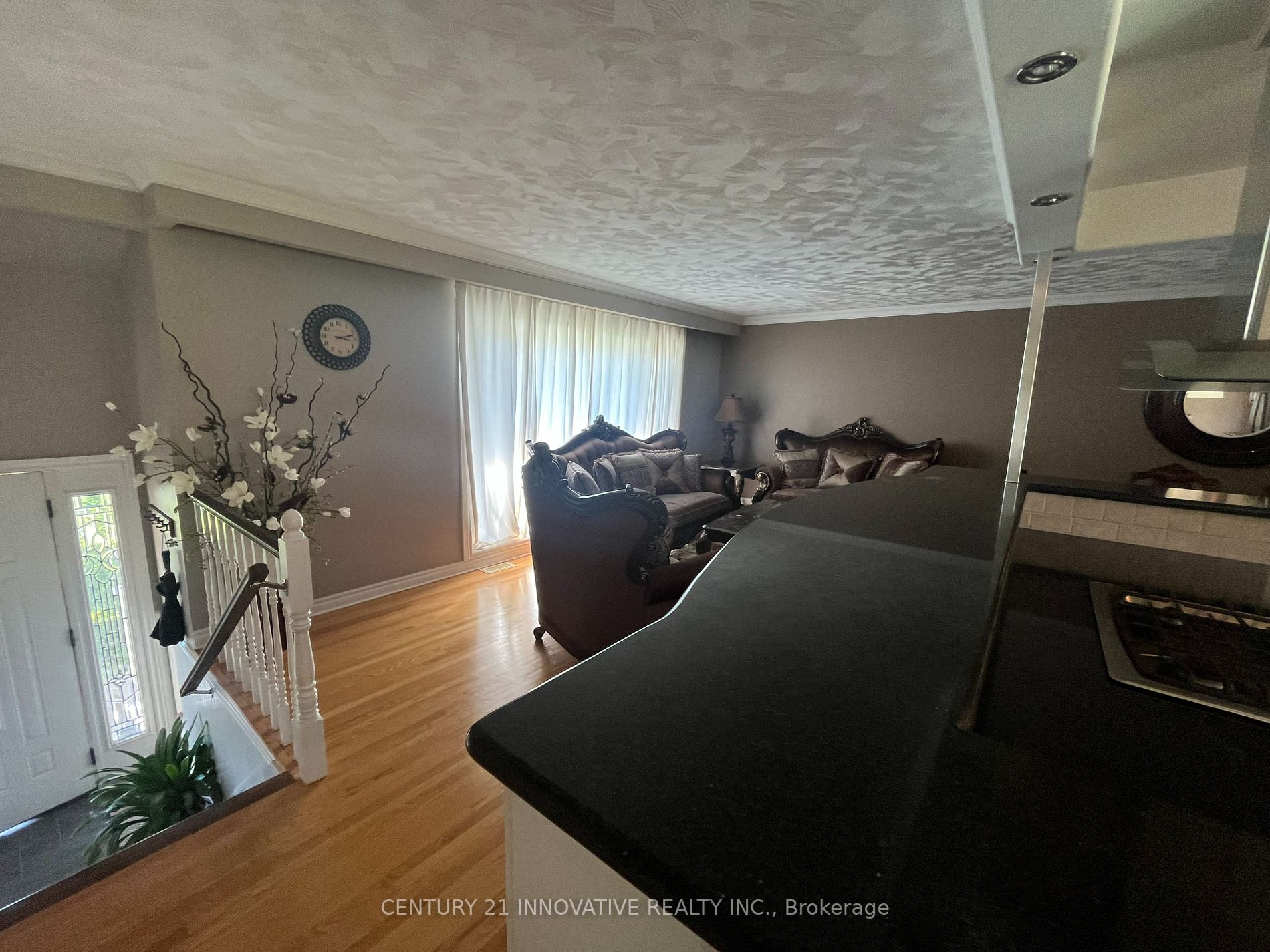80 Sherwood Road E