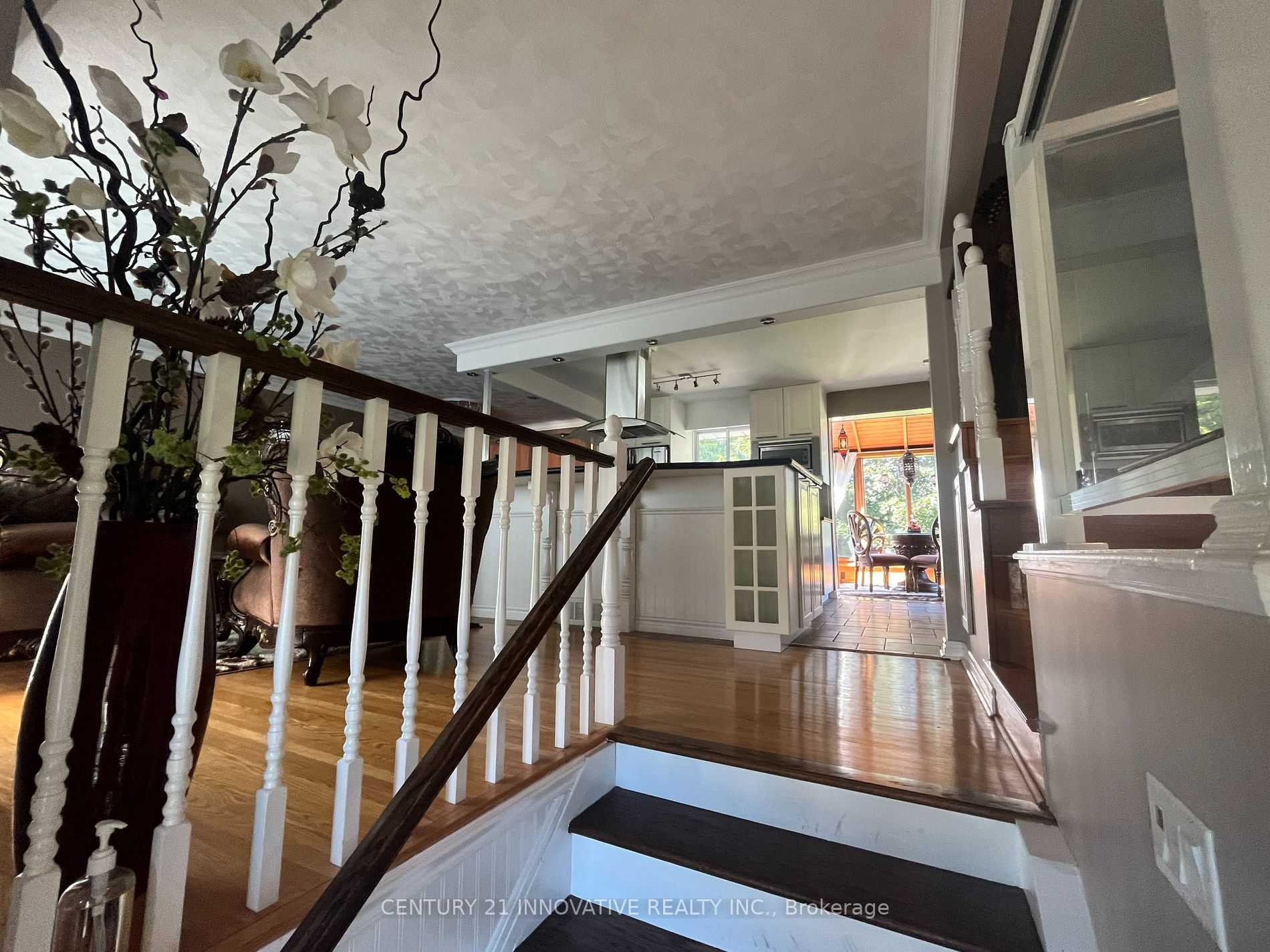 80 Sherwood Road E