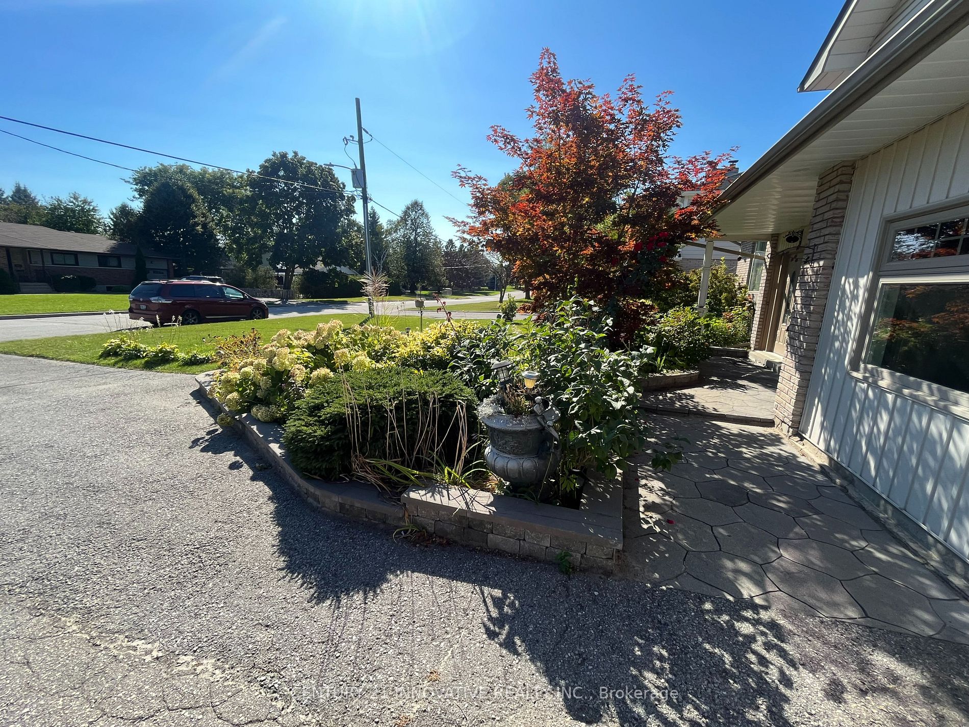 80 Sherwood Road E