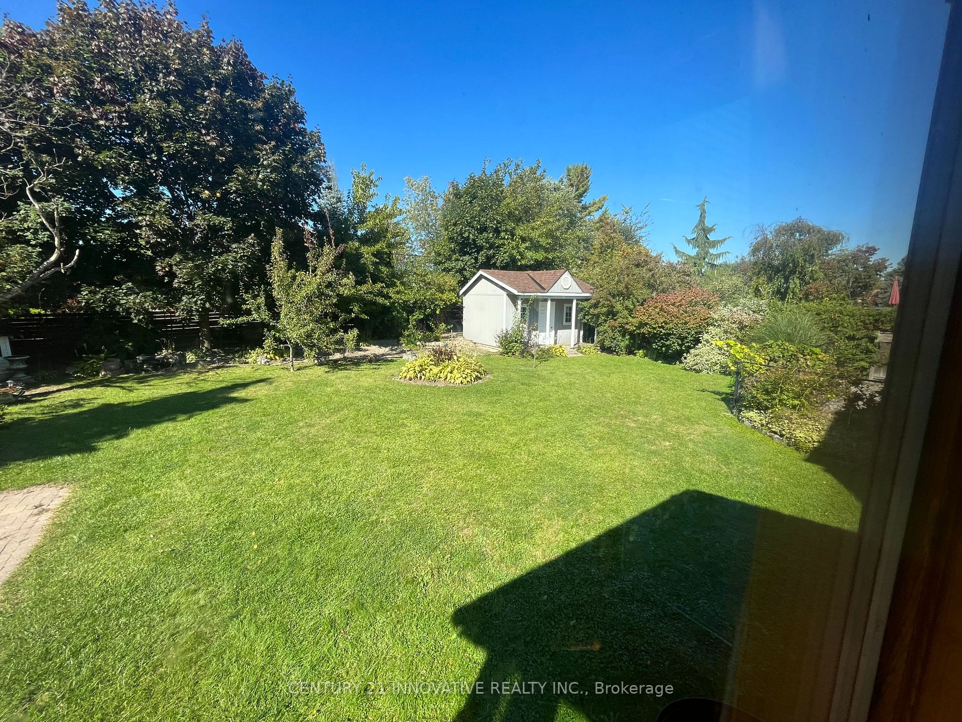 80 Sherwood Road E