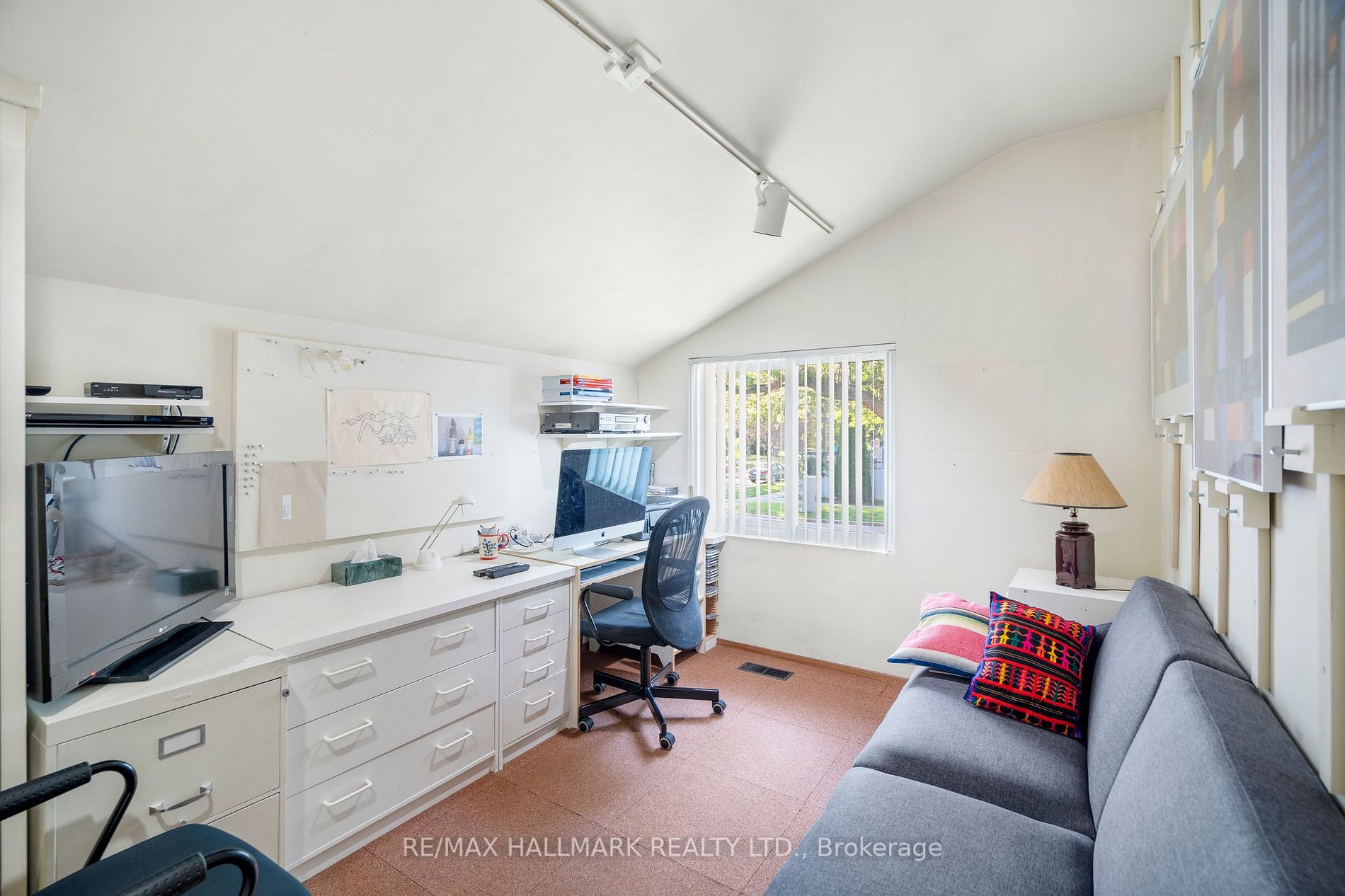 221 Birkdale Road