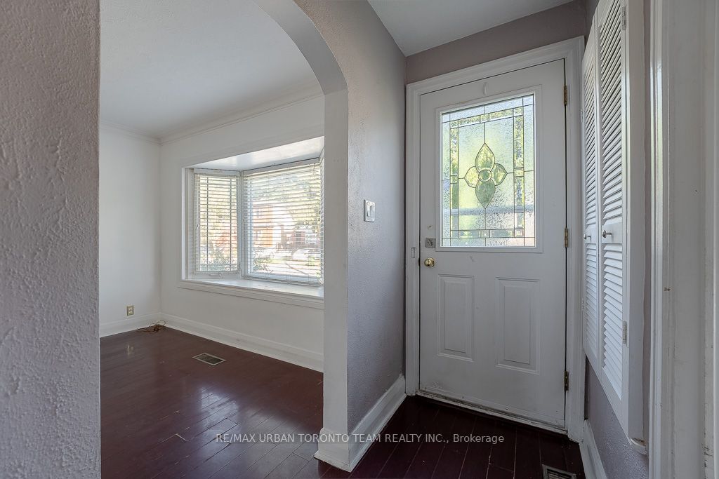 35 Rhydwen Avenue