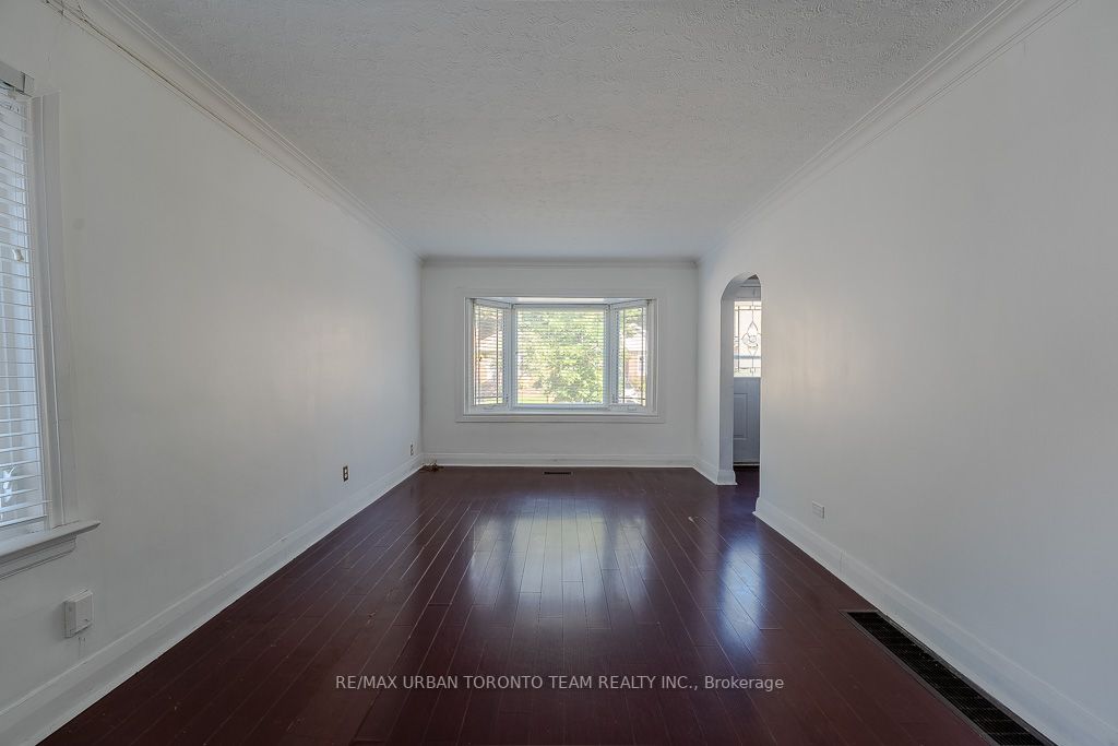 35 Rhydwen Avenue