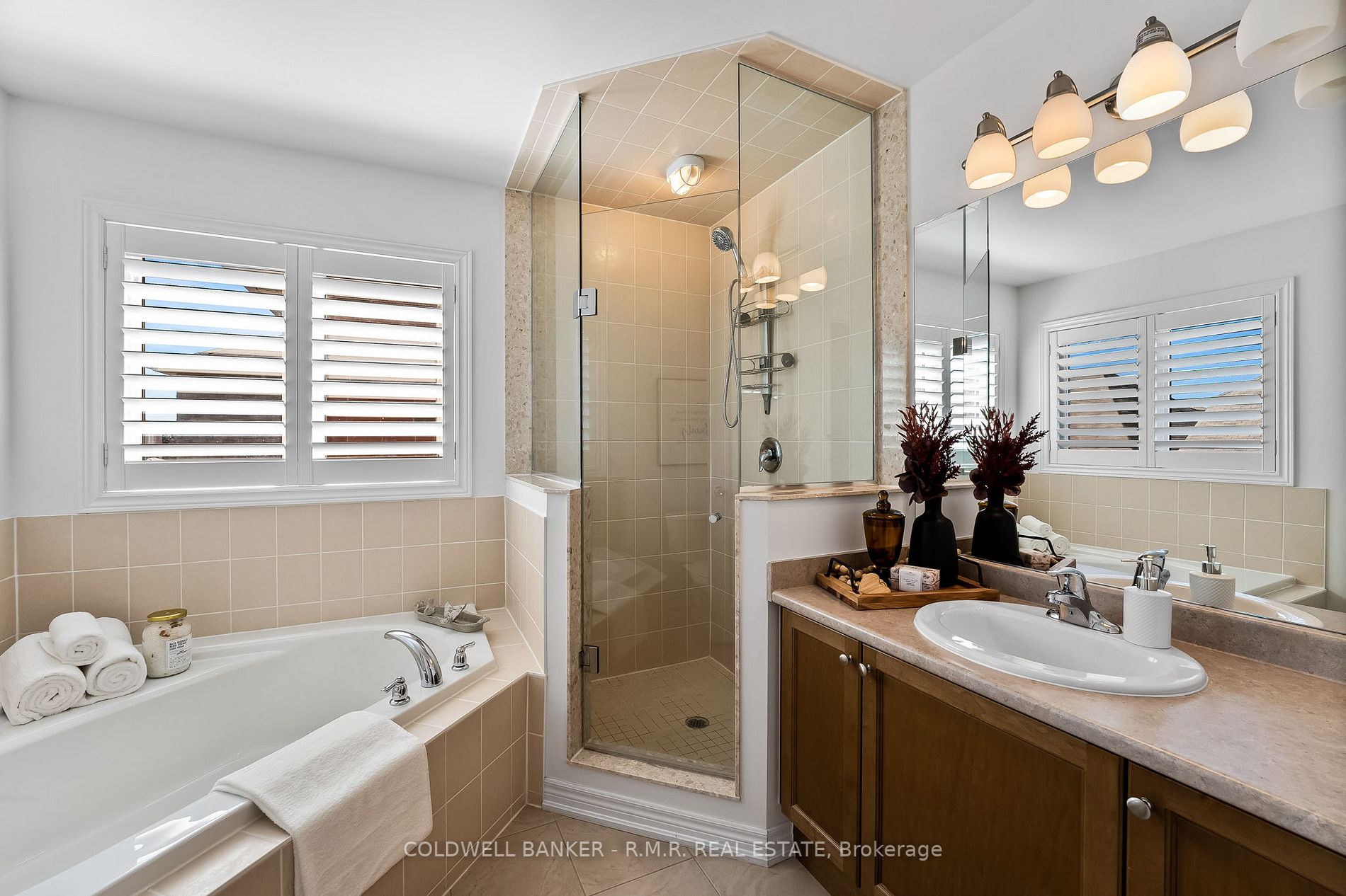 15 Mcdonald Cres