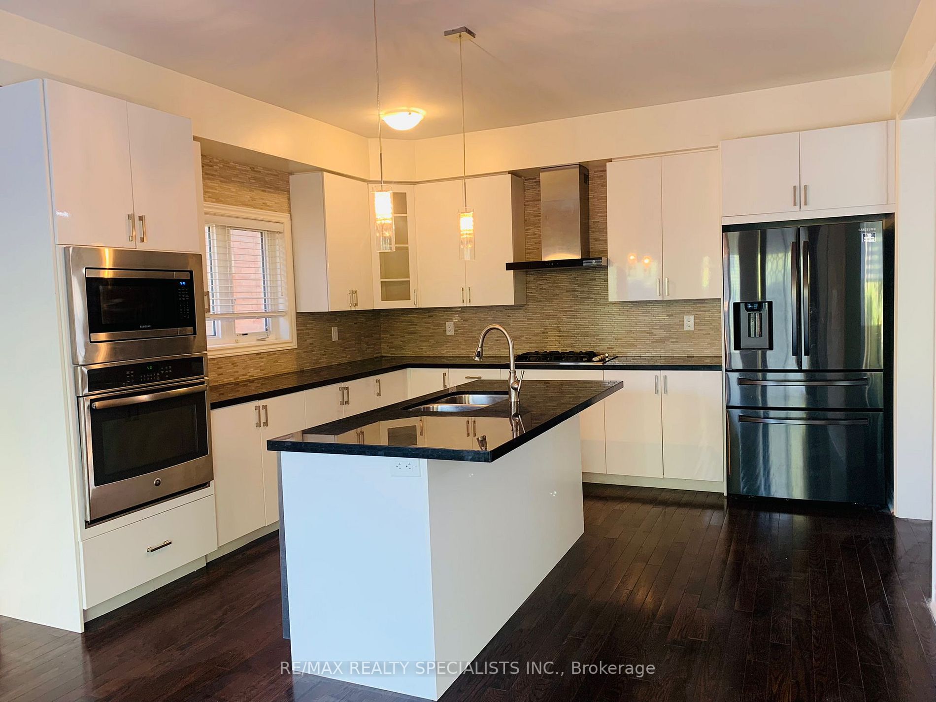32 Rushland Cres