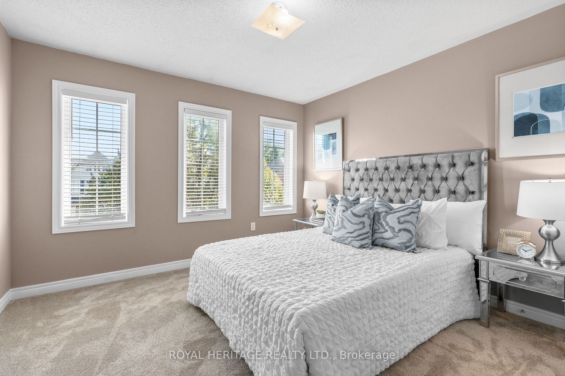 8 Westacott Cres