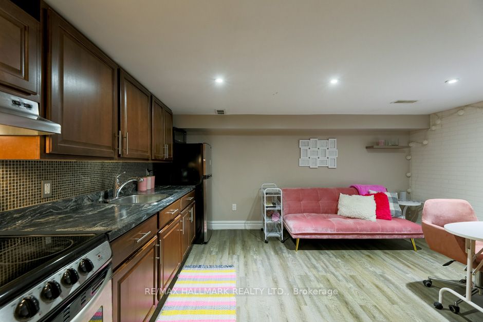 5 East Haven Dr, #Bsmt