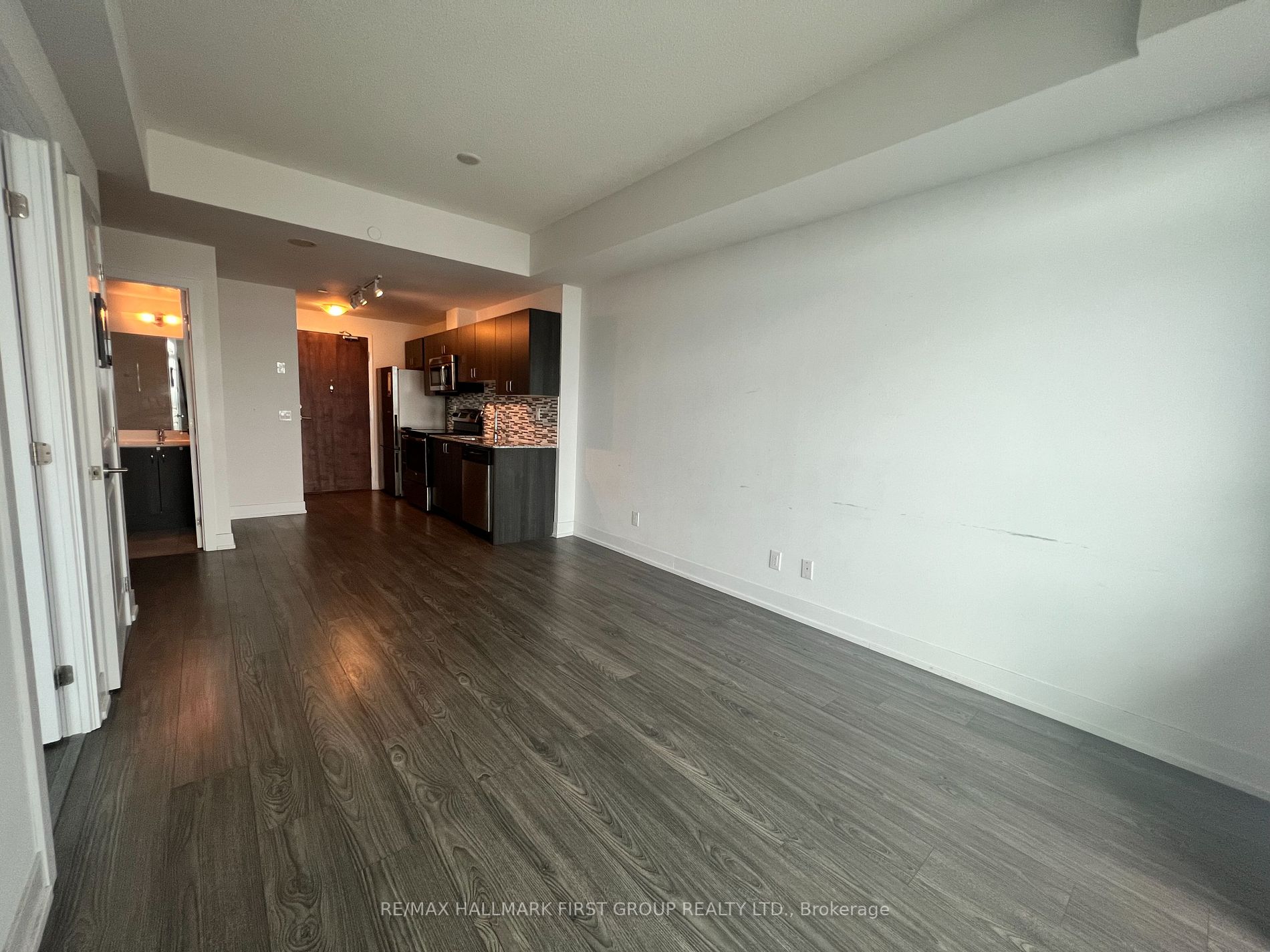 1215 Bayly St, #1403