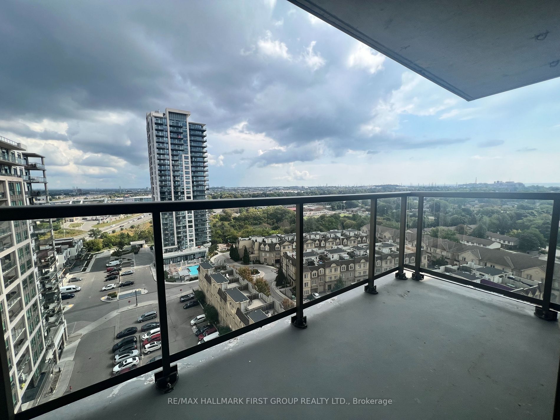 1215 Bayly St, #1403