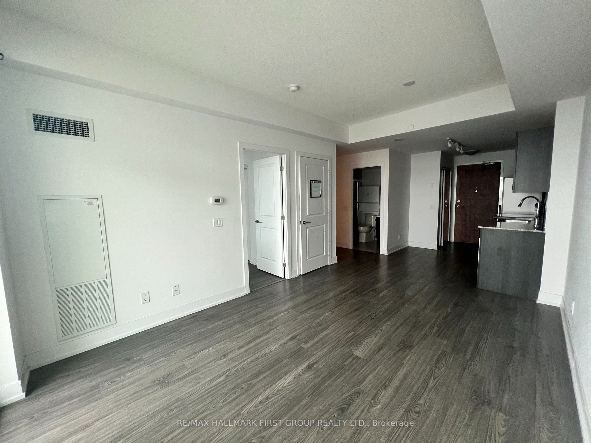 1215 Bayly St, #1403