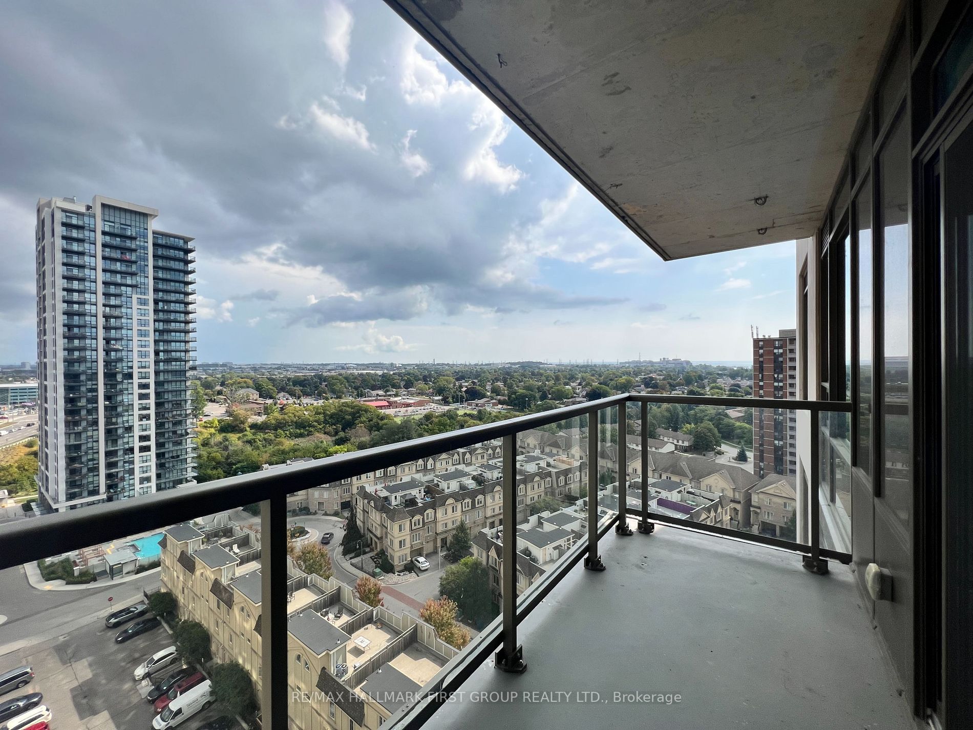 1215 Bayly St, #1403