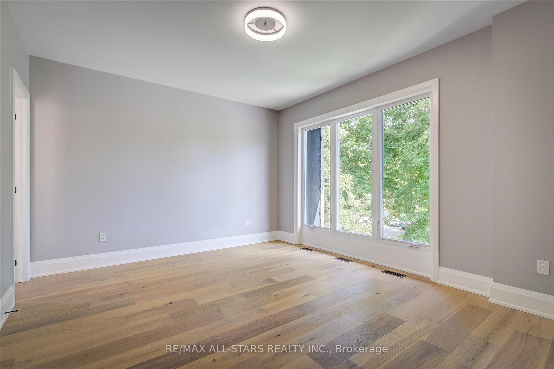 58 BETHUNE Boulevard