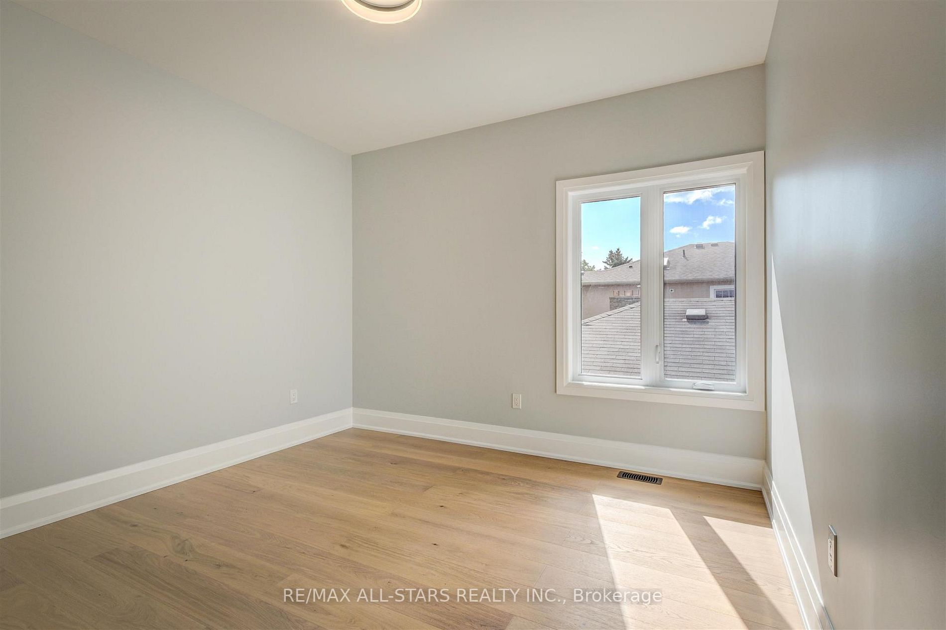 58 BETHUNE Boulevard