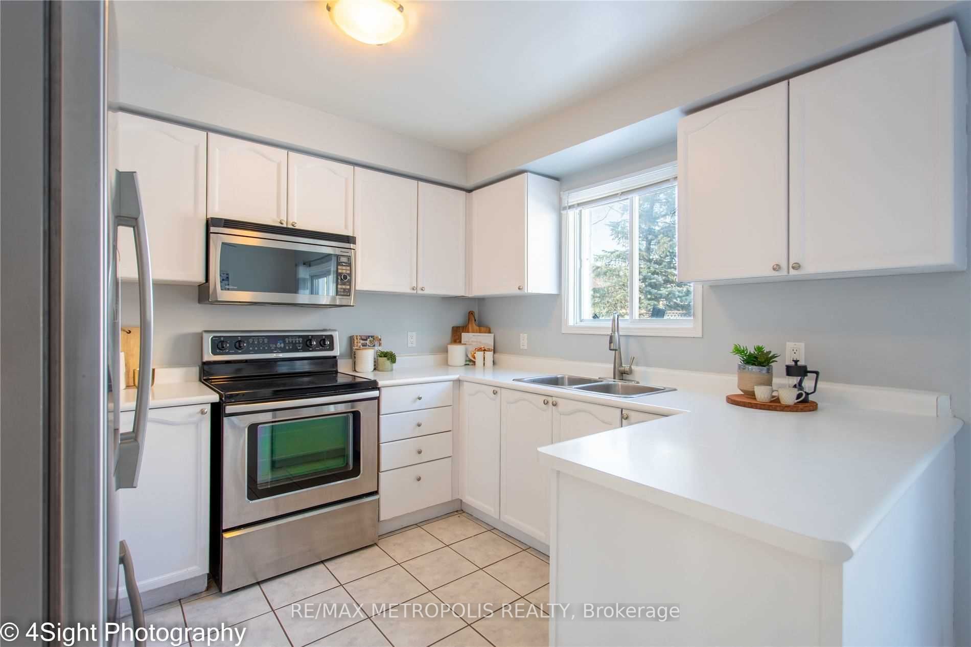 10 Bonnycastle Dr