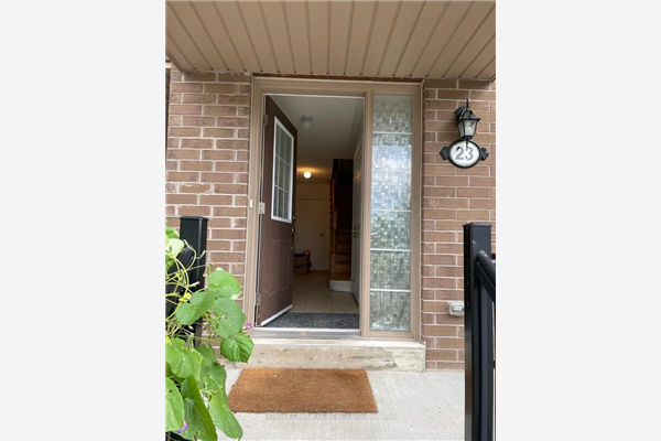 23 Tillinghast Lane, Toronto