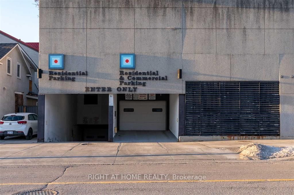 50 Richmond St E, #105