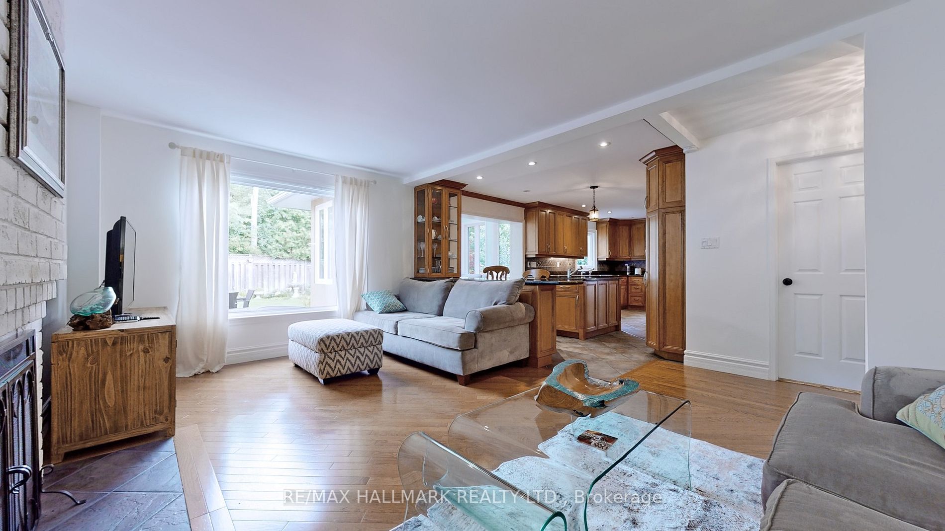69 Blueking Crescent