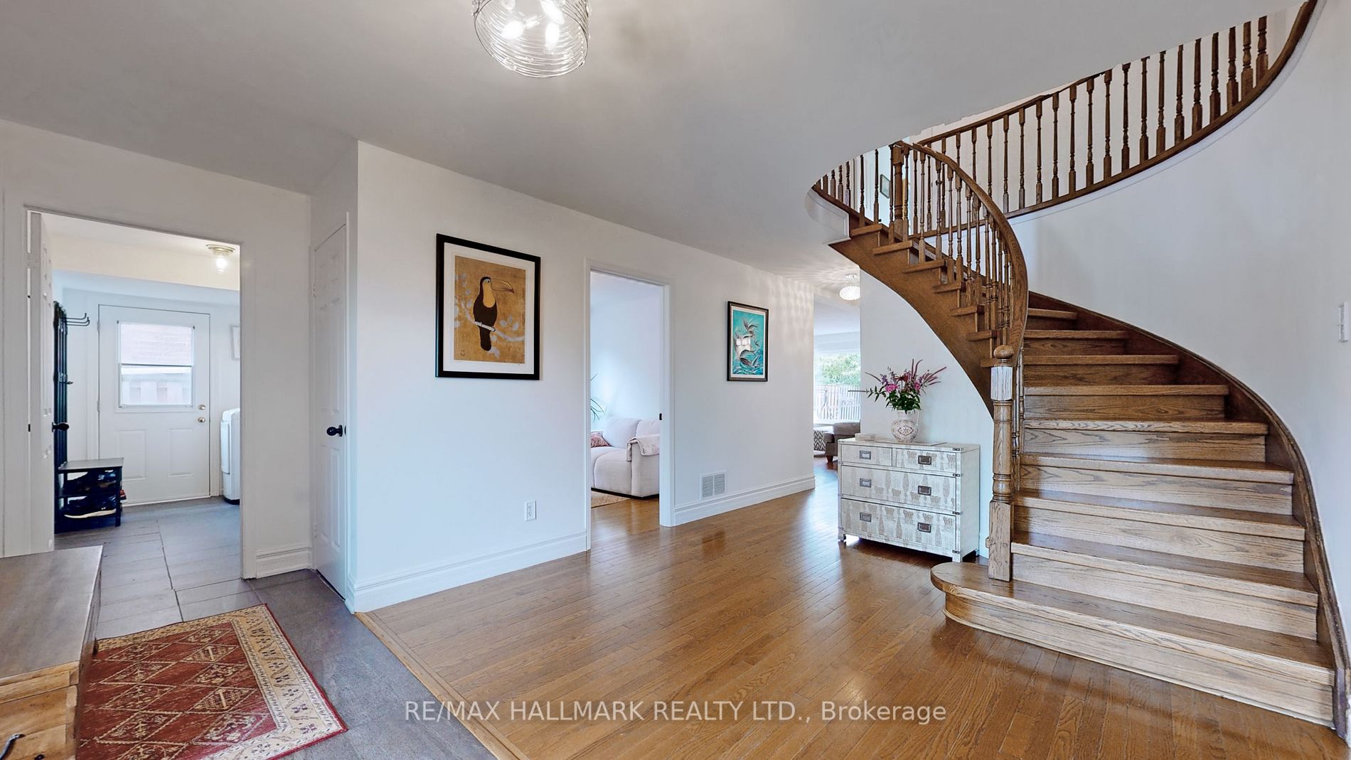 69 Blueking Cres