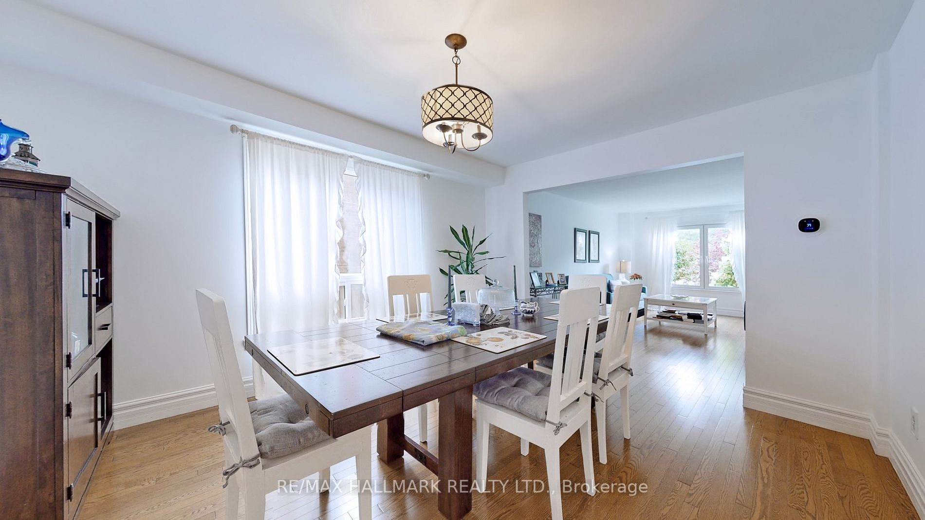 69 Blueking Crescent