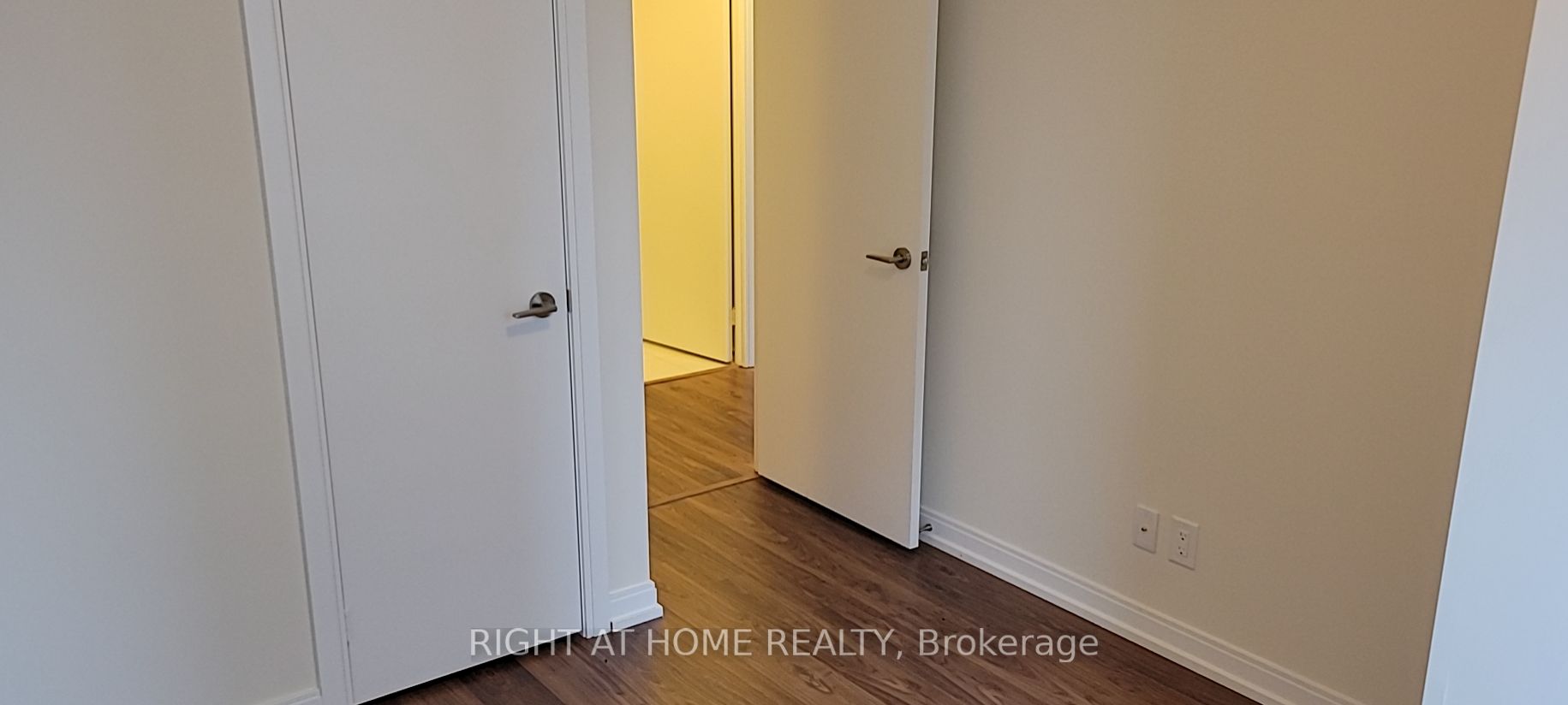 151 Village Green Sq, #2702