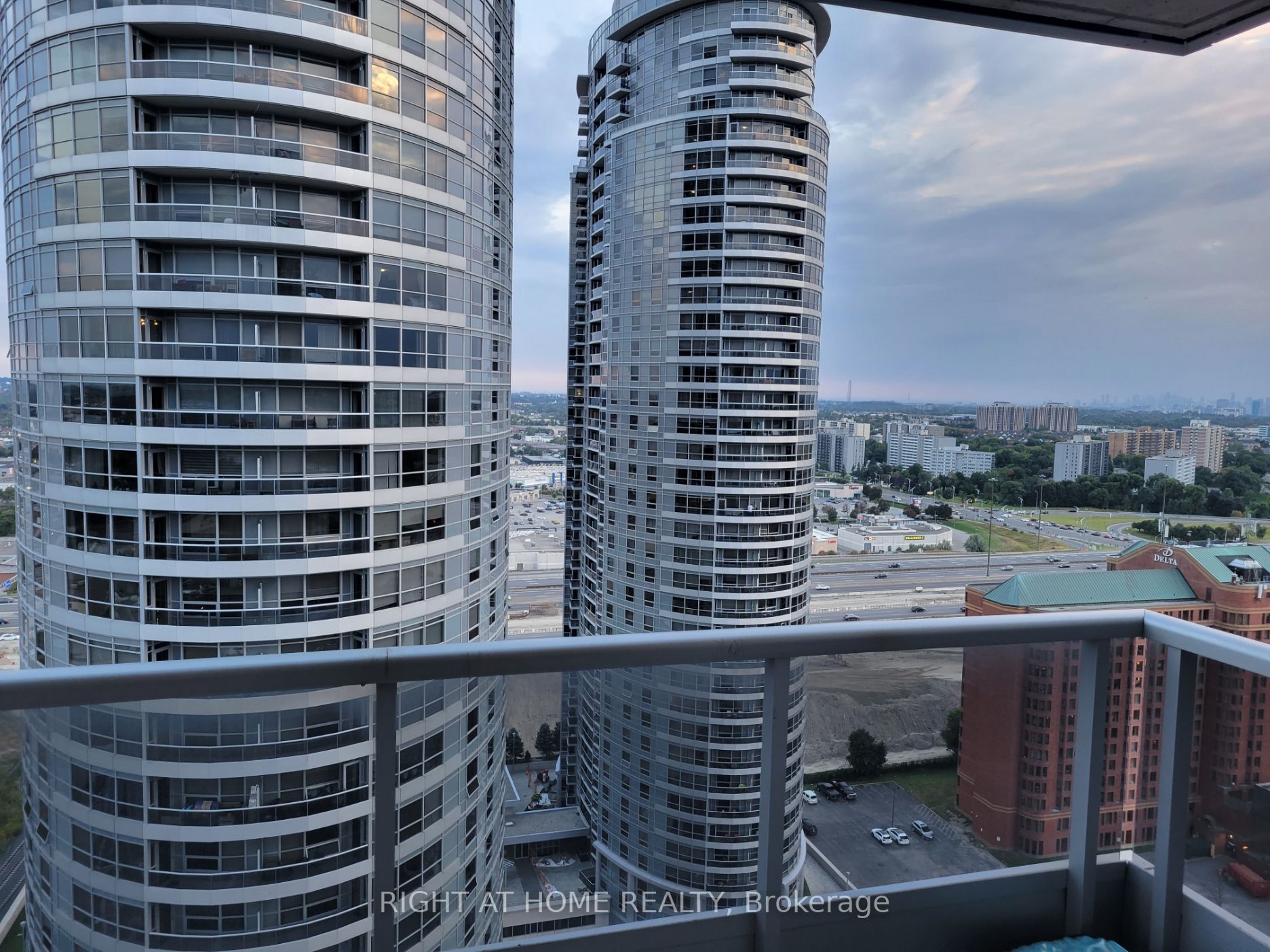 151 Village Green Sq, #2702