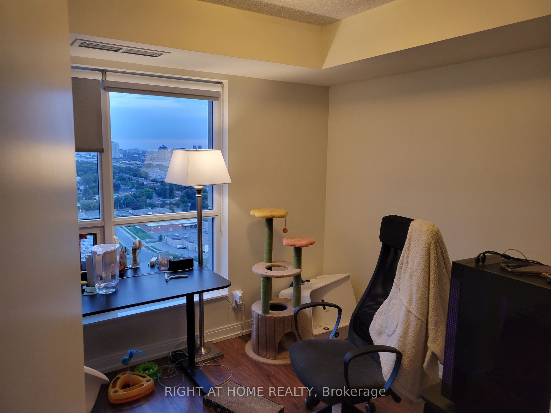 151 Village Green Sq, #2702